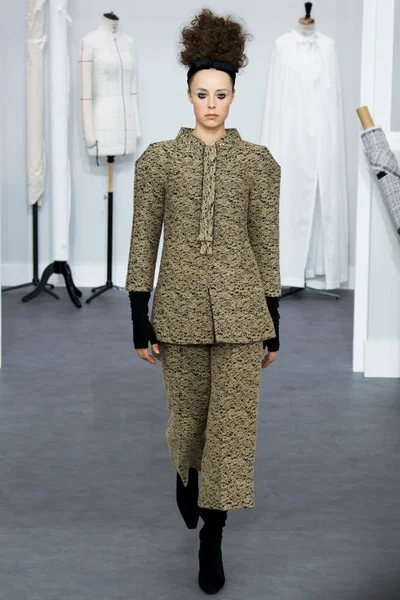 Look 1